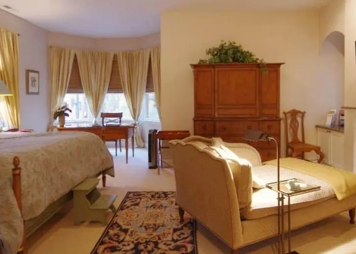 Harvey House Bed & Breakfast 3*