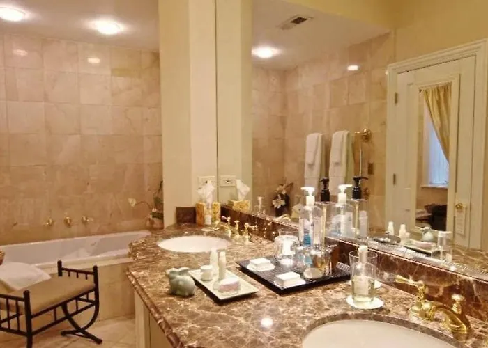 Bed & Breakfast Harvey House