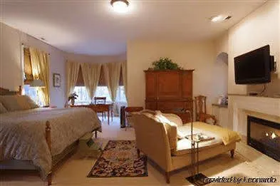 Harvey House Bed & Breakfast 3*