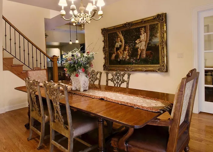 Harvey House Bed & Breakfast Oak Park