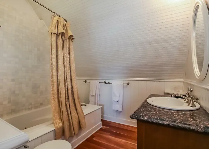 Harvey House 3*