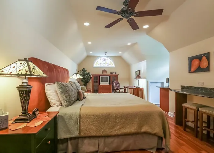Harvey House Bed & Breakfast